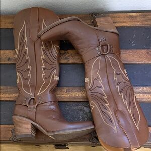 Dingo Brown Embroidered Heeled Boots